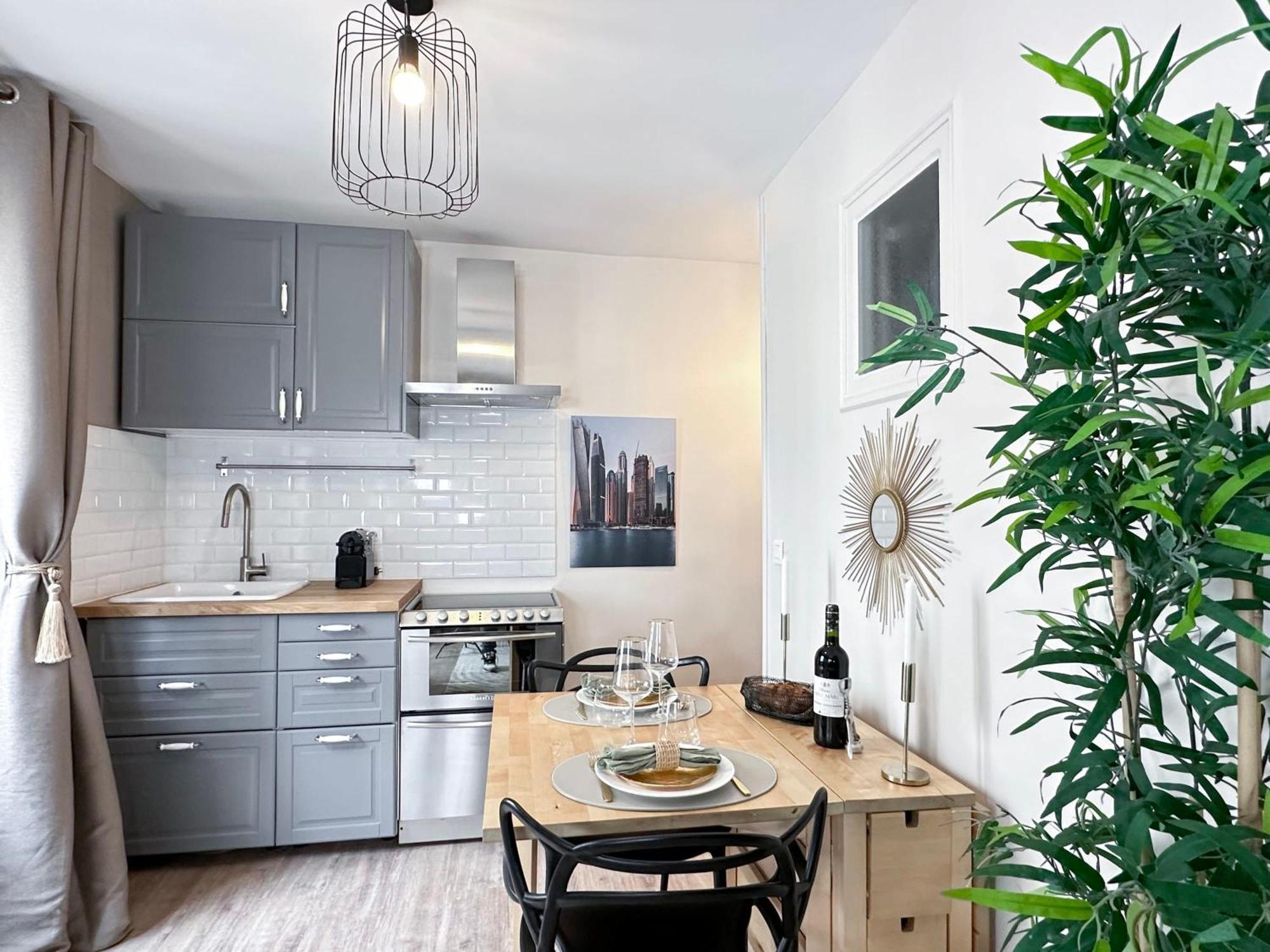 Stylish & Chic Duplex Near Eiffel Tower Apartment Paris Exterior photo